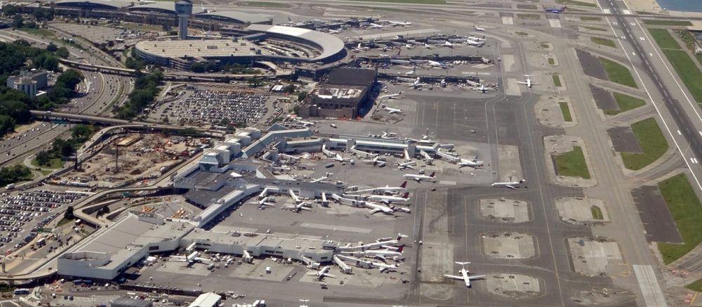 lga_airport_la_guardia_new_york_from_flight_lga-buf_crj200_delta_14958573611-1600x700